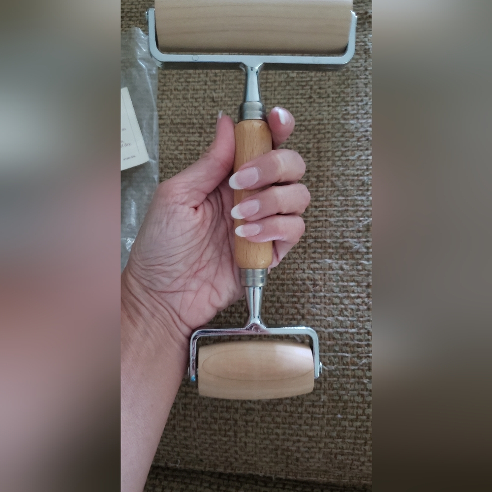 Pampered Chef Dough and Pizza Roller - Picture 4 of 6